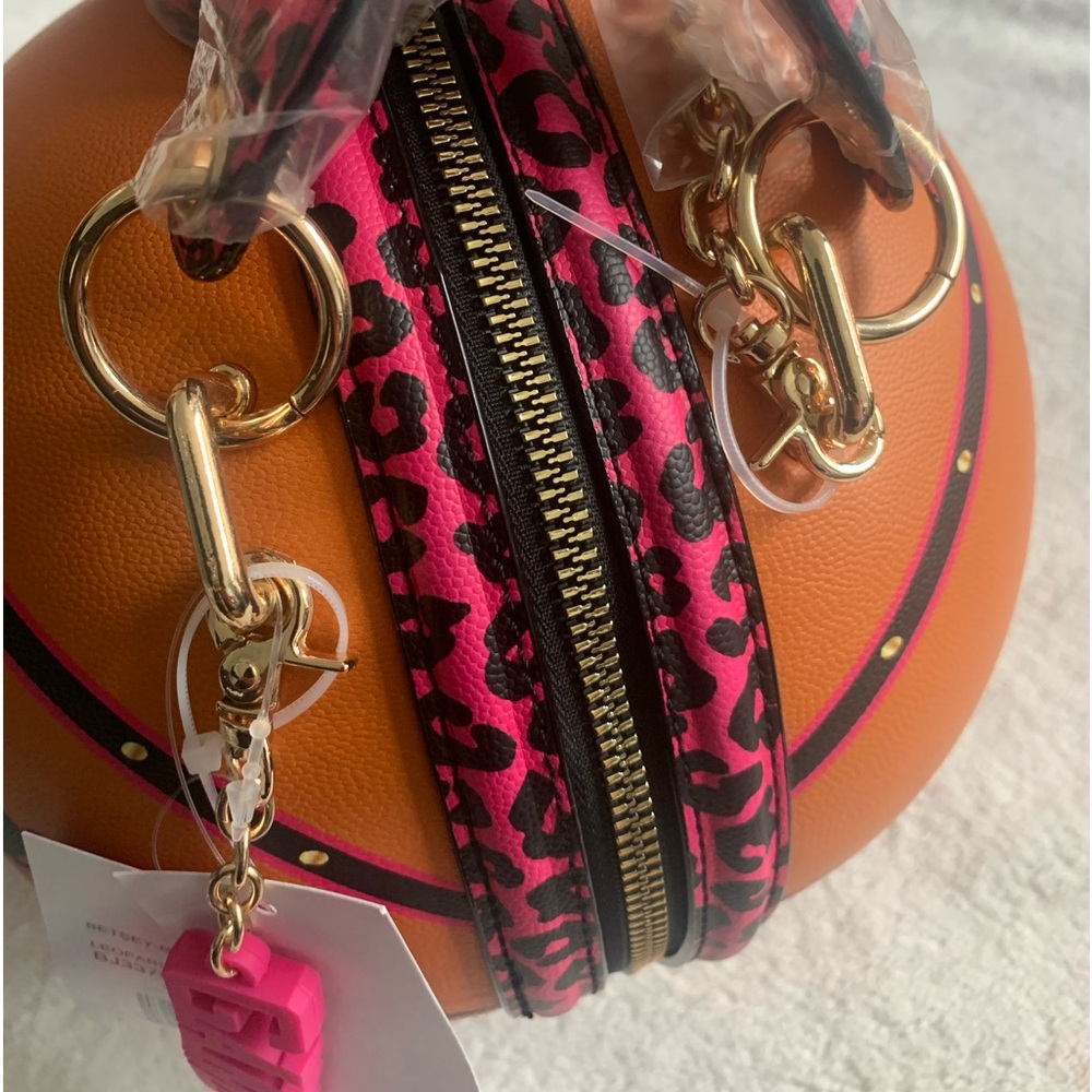 Betsey Johnson Leopard Basketball Kitsch Shoulder Bag Satchel NWT - Picture 4 of 15